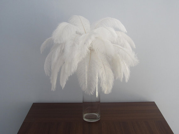 70pieces 24-28inch white ostrich feathers - Click Image to Close